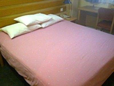 фото отеля Home Inn Qian'an Yanshan Avenue