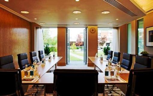 фото отеля Runnymede Hotel & Spa Egham