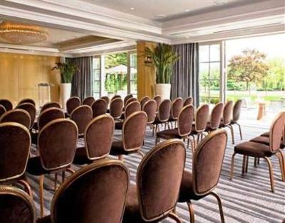 фото отеля Runnymede Hotel & Spa Egham