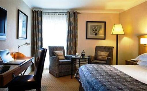фото отеля Runnymede Hotel & Spa Egham