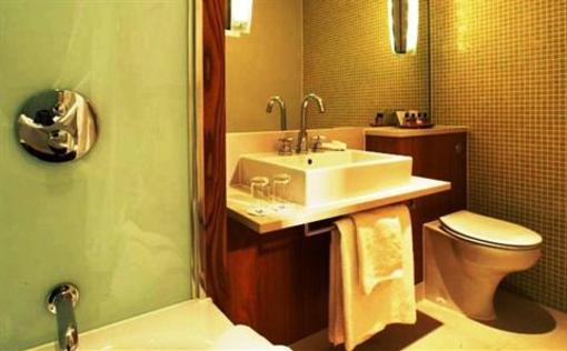 фото отеля Runnymede Hotel & Spa Egham