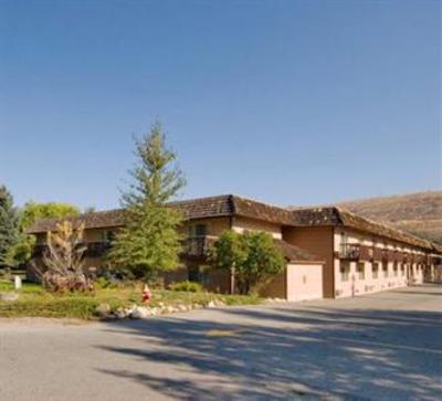 фото отеля Americas Best Value Cascade Inn Winthrop