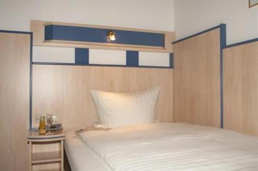 фото отеля Hotel Pellmuhle Jever