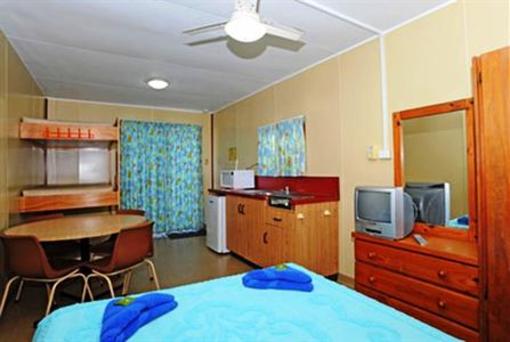 фото отеля Aukaka Caravan Park