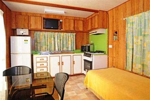 фото отеля Aukaka Caravan Park
