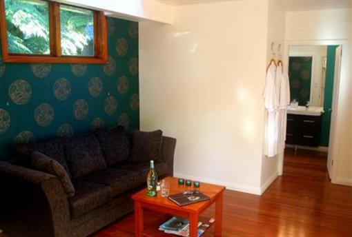 фото отеля The Woods Bed & Breakfast