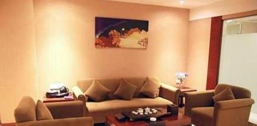 фото отеля Super 8 Quanzhou Xinchezhan