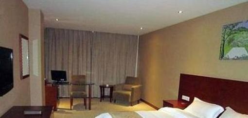 фото отеля Super 8 Quanzhou Xinchezhan