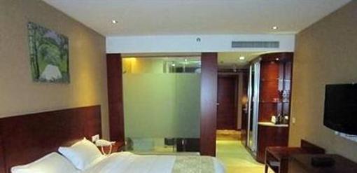 фото отеля Super 8 Quanzhou Xinchezhan