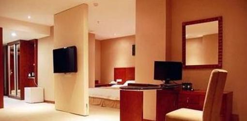 фото отеля Super 8 Quanzhou Xinchezhan