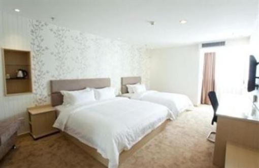 фото отеля Super 8 Quanzhou Xinchezhan