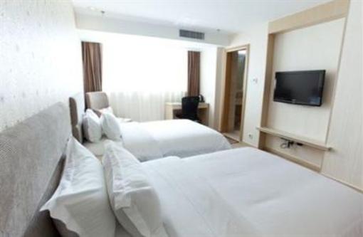фото отеля Super 8 Quanzhou Xinchezhan