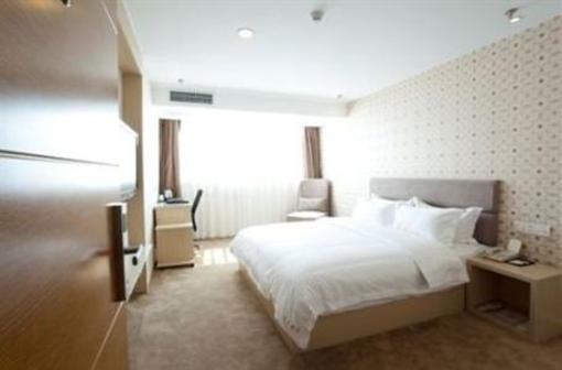 фото отеля Super 8 Quanzhou Xinchezhan