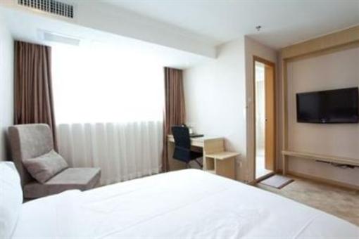 фото отеля Super 8 Quanzhou Xinchezhan