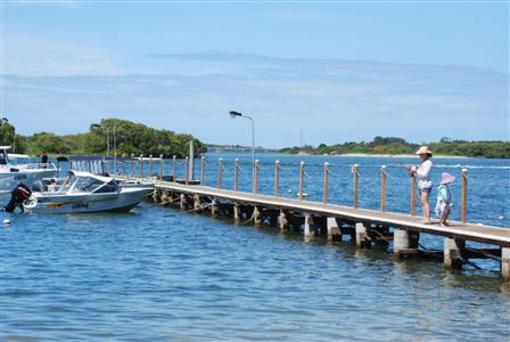 фото отеля Blue Dolphin Resort and Holiday Park