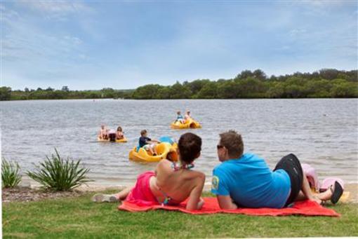 фото отеля Blue Dolphin Resort and Holiday Park