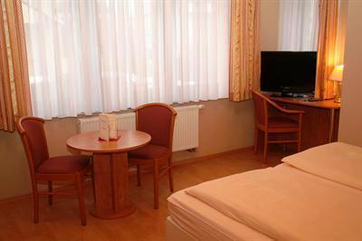 фото отеля Hotel Schonsitz Konigswinter