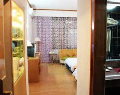 фото отеля Longquan Garden Hotel