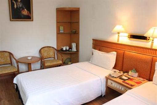 фото отеля Longquan Garden Hotel