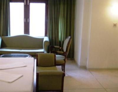 фото отеля Alpana Hotel
