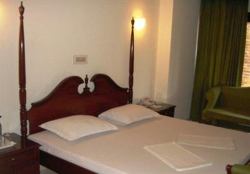 фото отеля Alpana Hotel