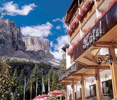 фото отеля Hotel Kolfuschgerhof Corvara in Badia