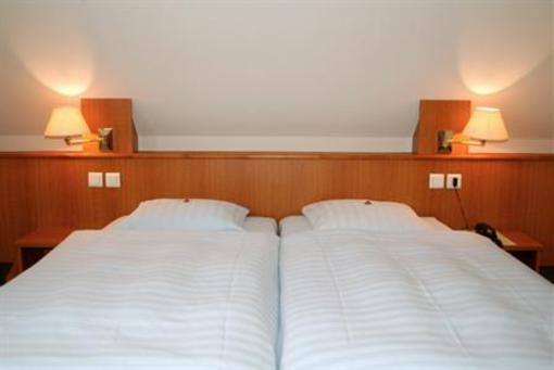 фото отеля Saint Hubert Hotel Eguisheim