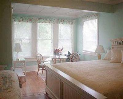 фото отеля River Lily Inn Bed and Breakfast