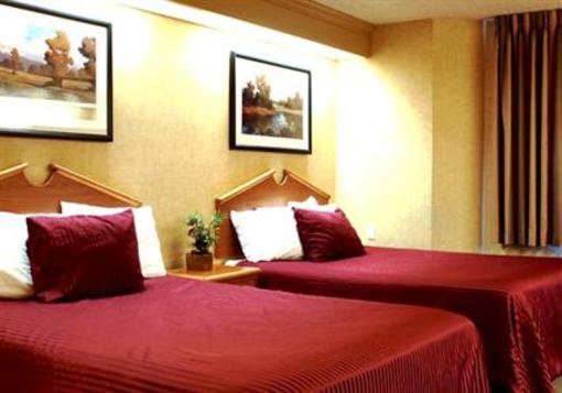 фото отеля Mr. Sandman Inn & Suites