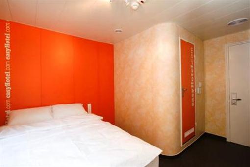 фото отеля EasyHotel Zurich