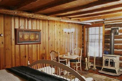 фото отеля The Chalet of Canandaigua