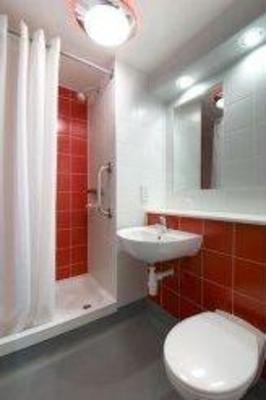 фото отеля Travelodge Chester Central