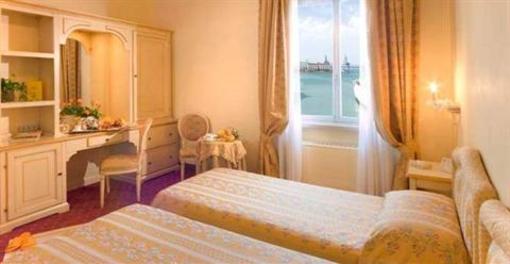 фото отеля Grand Hotel Palace Ancona