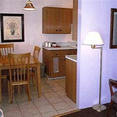 фото отеля Anchorage Inn Lakeport