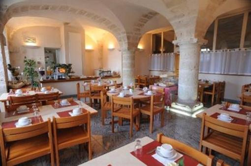 фото отеля Hotellerie Saint Yves