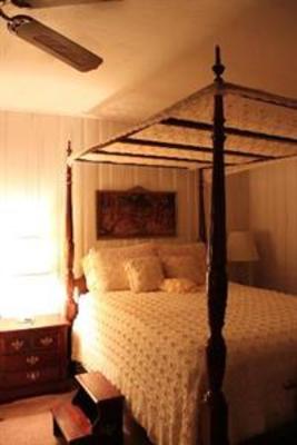 фото отеля Isaac Hilliard House Bed and Breakfast