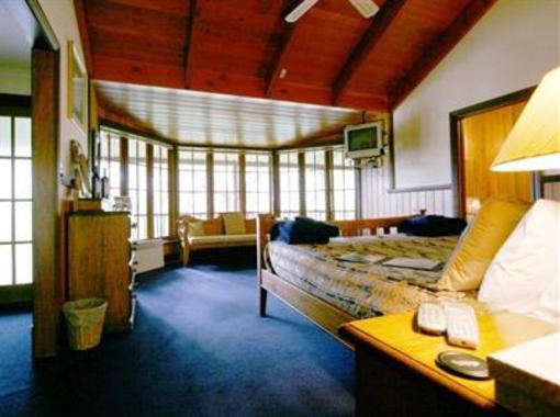 фото отеля Yallingup Lodge Spa Retreat & OM Day Spa
