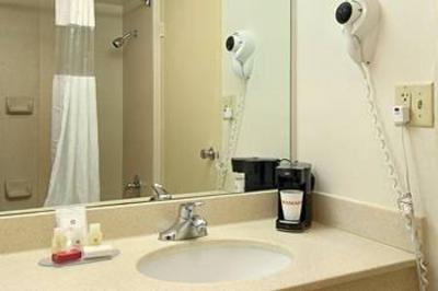 фото отеля Wynnwood Plaza Hotel Newport News