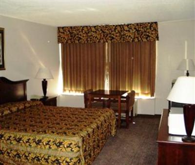 фото отеля Wynnwood Plaza Hotel Newport News