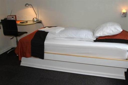 фото отеля Ydes Hotel