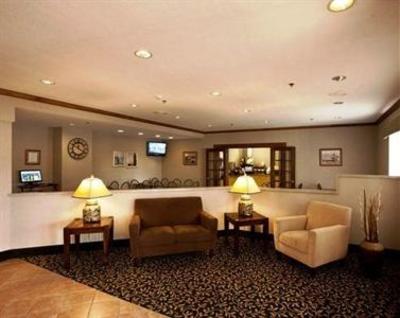 фото отеля Baymont Inn & Suites Mackinaw City