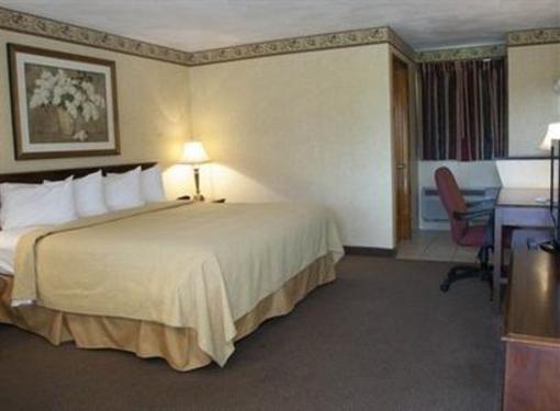 фото отеля Quality Inn Breeze Manor