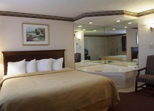 фото отеля Quality Inn Breeze Manor
