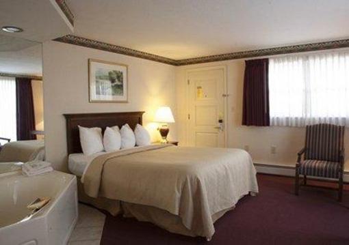 фото отеля Quality Inn Breeze Manor
