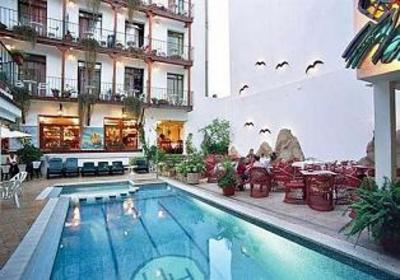 фото отеля Apartamentos Neptuno Calella