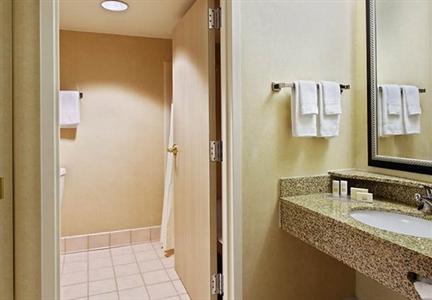 фото отеля Courtyard by Marriott Gainesville