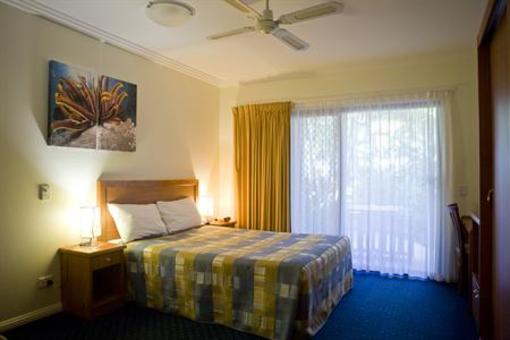 фото отеля Kacy's Bargara Beach Motel