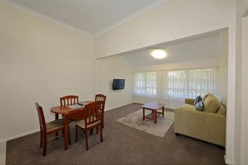 фото отеля Kacy's Bargara Beach Motel