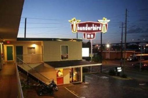 фото отеля The Thunderbird Inn
