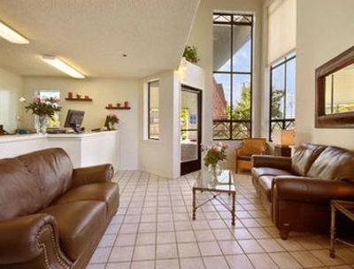 фото отеля Super 8 San Luis Obispo